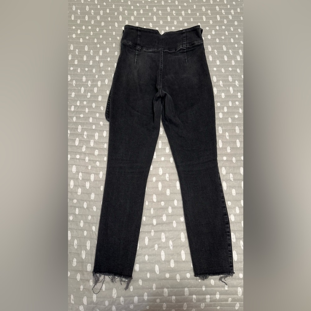 Abercrombie & Fitch ULTRA HIGH RISE SUPER SKINNY ANKLE DENIM - Picture 4 of 5